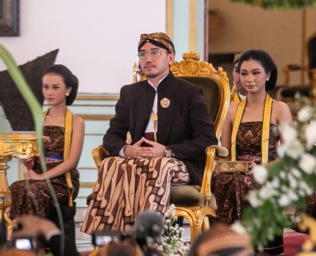 K.G.P.A.A. Mangkunengoro X saat peringatan kenaikan takhta di Pura Mangkunegaran, Selasa (27/1/2025). (Foto: Antara/Muhammad Ayudha)