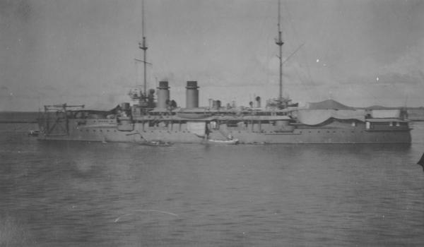 Kapal perang Hr. MS De Zeven Provincien dalam foto tahun 1927. (Foto: Leiden University Libraries)