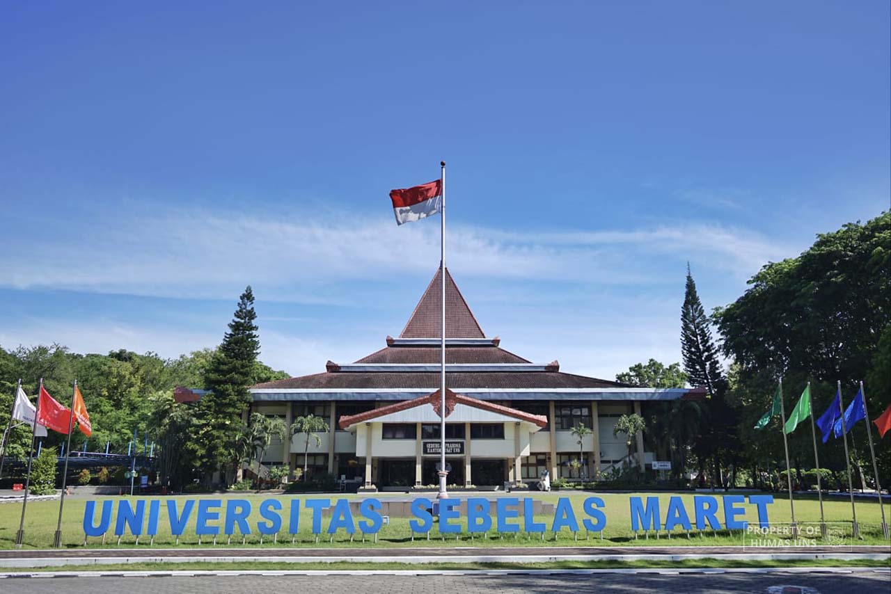 Gedung dr. Prakosa, gedung Rektorat UNS (Foto: uns.ac.id)
